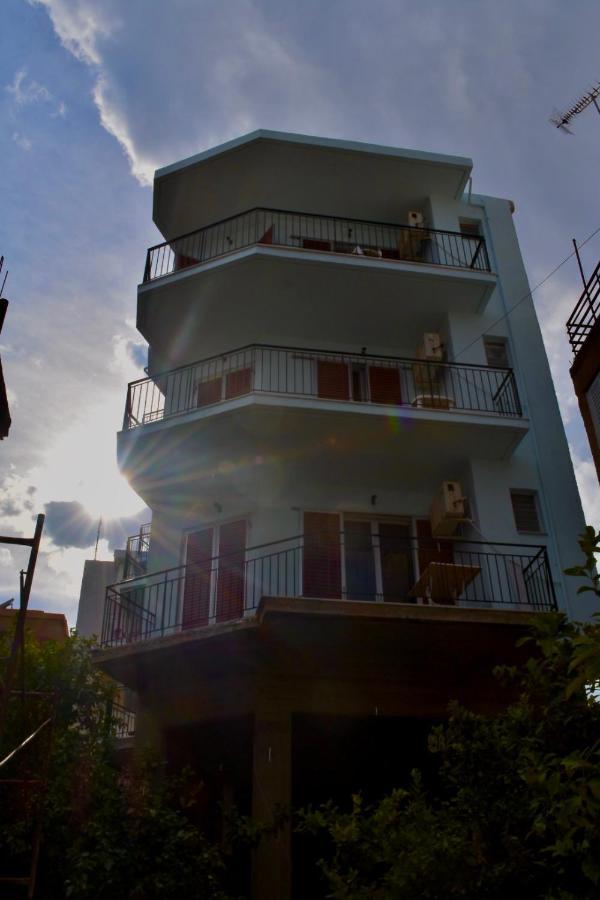 Bob'S Apartments Толо Екстер'єр фото